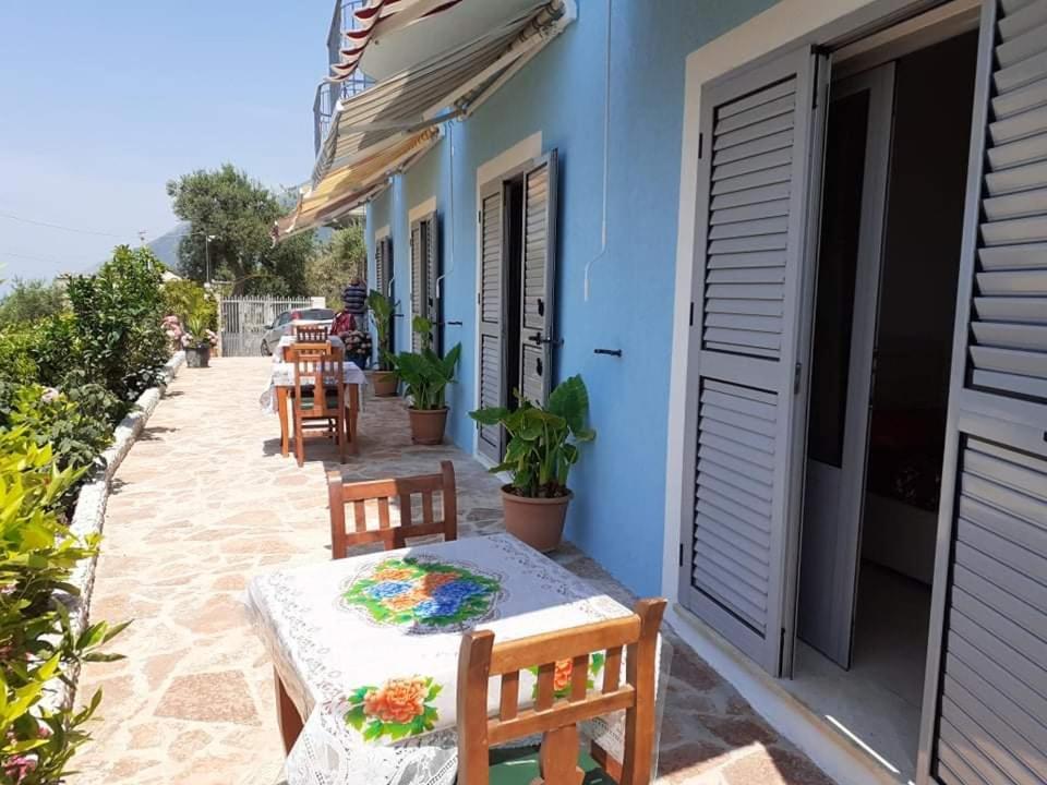 Bed and Breakfast Bluflest à Dhërmi Chambre photo
